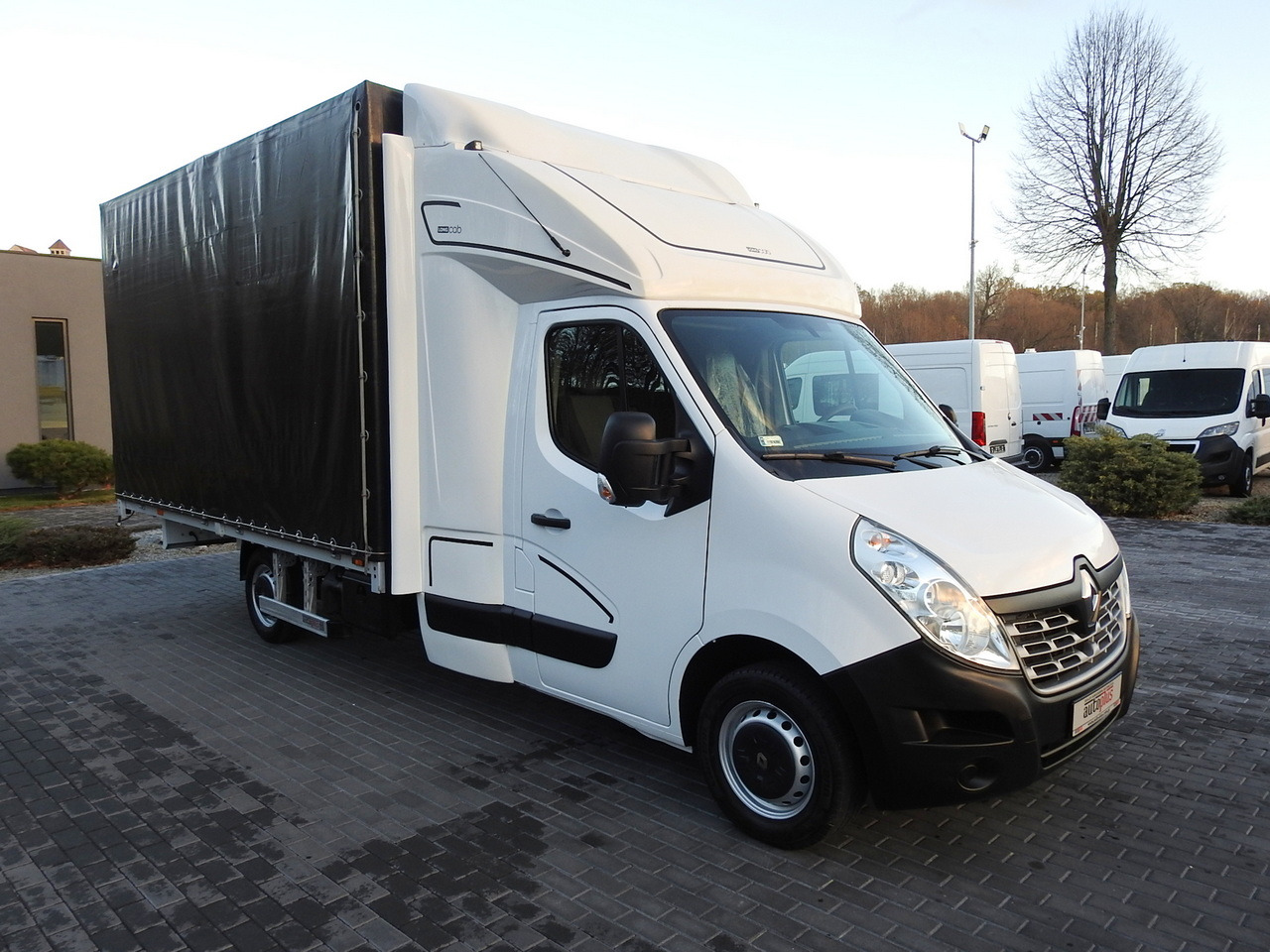 RENAULT MASTER TARPAULIN 10 PALLETS WEBASTO CRUISE CONTROL AIR CONDITIONING PNEUMATICS AUTOMATIC TRANSMISSION 170HP - Transportbil med kapell: bild 4 RENAULT MASTER TARPAULIN 10 PALLETS WEBASTO CRUISE CONTROL AIR CONDITIONING PNEUMATICS AUTOMATIC TRANSMISSION 170HP - Transportbil med kapell: bild 4