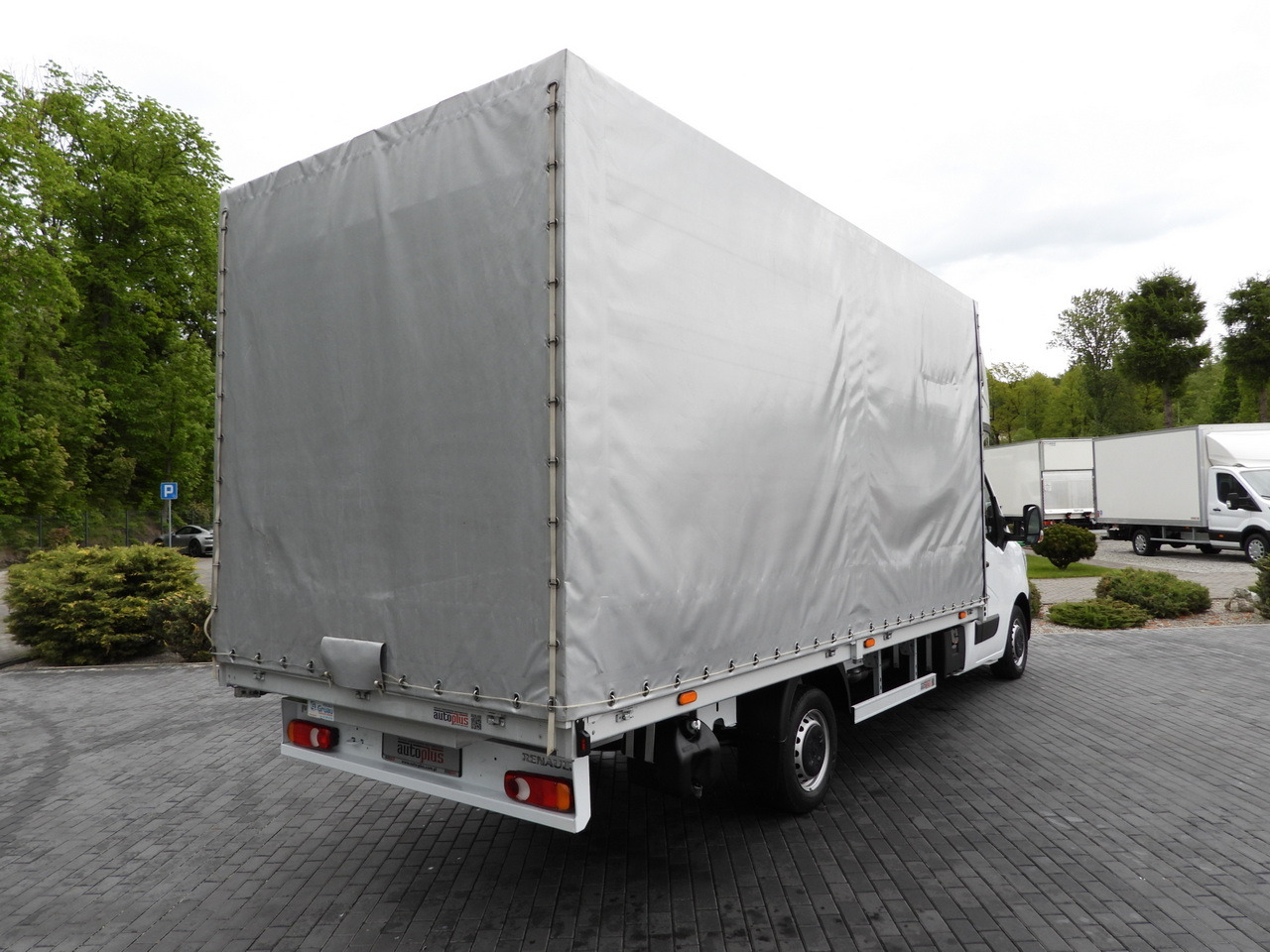 RENAULT MASTER TARPAULIN 10 PALLETS WEBASTO CRUISE CONTROL LED LIGHTS PNEUMATICS AIR CONDITIONING 165HP - Transportbil med kapell: bild 3 RENAULT MASTER TARPAULIN 10 PALLETS WEBASTO CRUISE CONTROL LED LIGHTS PNEUMATICS AIR CONDITIONING 165HP - Transportbil med kapell: bild 3