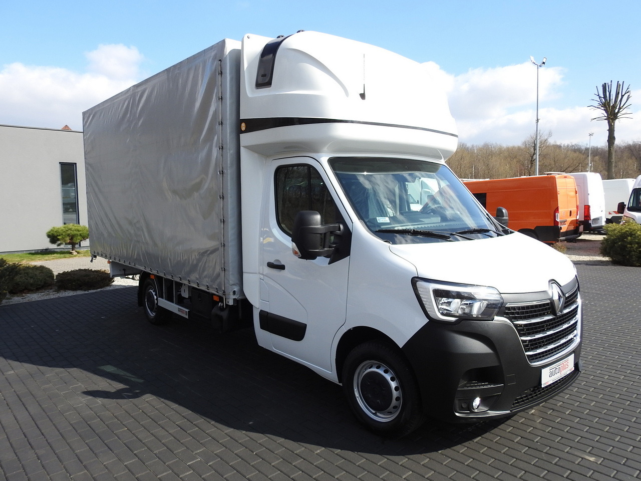 RENAULT MASTER TARPAULIN 10 PALLETS WEBASTO CRUISE CONTROL LED LIGHTS PNEUMATICS AIR CONDITIONING 165HP - Transportbil med kapell: bild 4 RENAULT MASTER TARPAULIN 10 PALLETS WEBASTO CRUISE CONTROL LED LIGHTS PNEUMATICS AIR CONDITIONING 165HP - Transportbil med kapell: bild 4