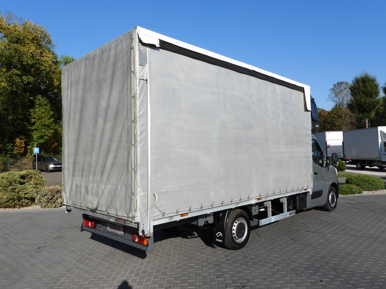 RENAULT MASTER TARPAULIN 10 PALLETS WEBASTO CRUISE CONTROL LED LIGHTS PNEUMATICS AIR CONDITIONING 165HP - Transportbil med kapell: bild 3 RENAULT MASTER TARPAULIN 10 PALLETS WEBASTO CRUISE CONTROL LED LIGHTS PNEUMATICS AIR CONDITIONING 165HP - Transportbil med kapell: bild 3