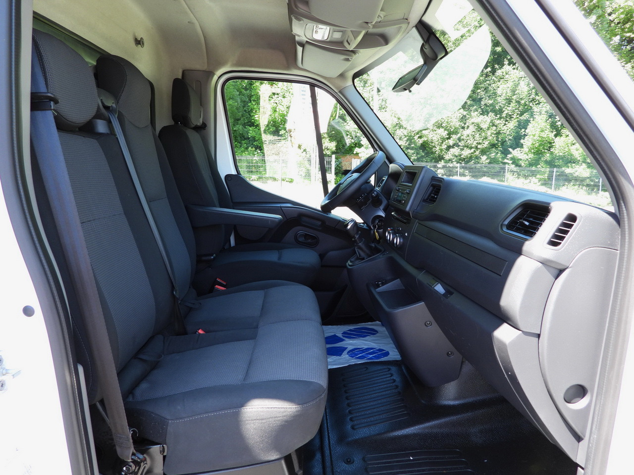 Transportbil med kapell RENAULT MASTER TARPAULIN 10 PALLETS WEBASTO CRUISE CONTROL LED LIGHTS PNEUMATICS AIR CONDITIONING 165HP: bild 38 Transportbil med kapell RENAULT MASTER TARPAULIN 10 PALLETS WEBASTO CRUISE CONTROL LED LIGHTS PNEUMATICS AIR CONDITIONING 165HP: bild 38