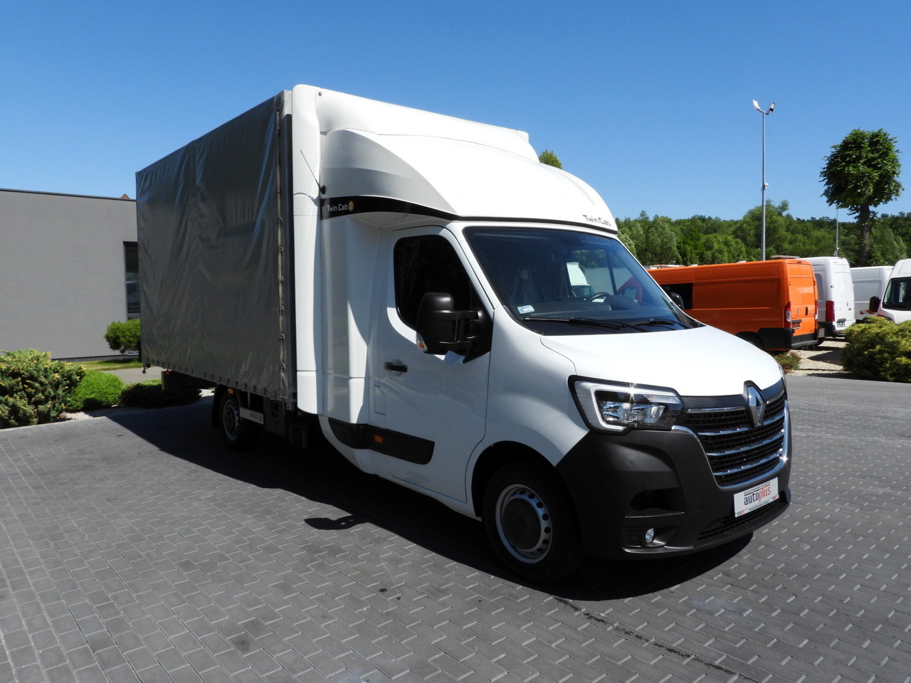 RENAULT MASTER TARPAULIN 10 PALLETS WEBASTO CRUISE CONTROL LED LIGHTS PNEUMATICS AIR CONDITIONING 165HP - Transportbil med kapell: bild 4 RENAULT MASTER TARPAULIN 10 PALLETS WEBASTO CRUISE CONTROL LED LIGHTS PNEUMATICS AIR CONDITIONING 165HP - Transportbil med kapell: bild 4