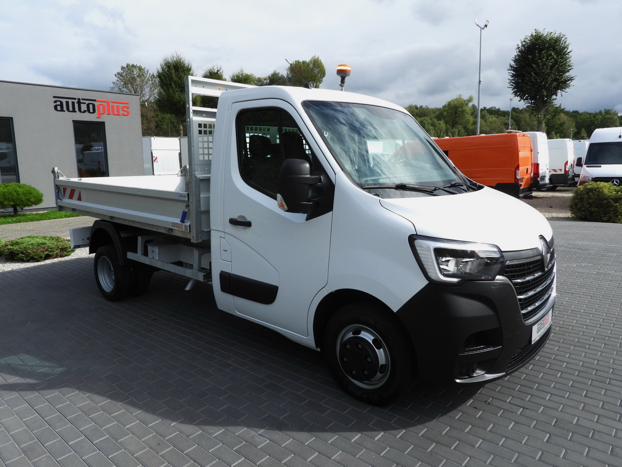 RENAULT MASTER TIPPER CRUISE CONTROL LED LIGHTS TWIN WHEELS AIR CONDITIONING  130HP - Transportbil med tippflak: bild 5 RENAULT MASTER TIPPER CRUISE CONTROL LED LIGHTS TWIN WHEELS AIR CONDITIONING  130HP - Transportbil med tippflak: bild 5