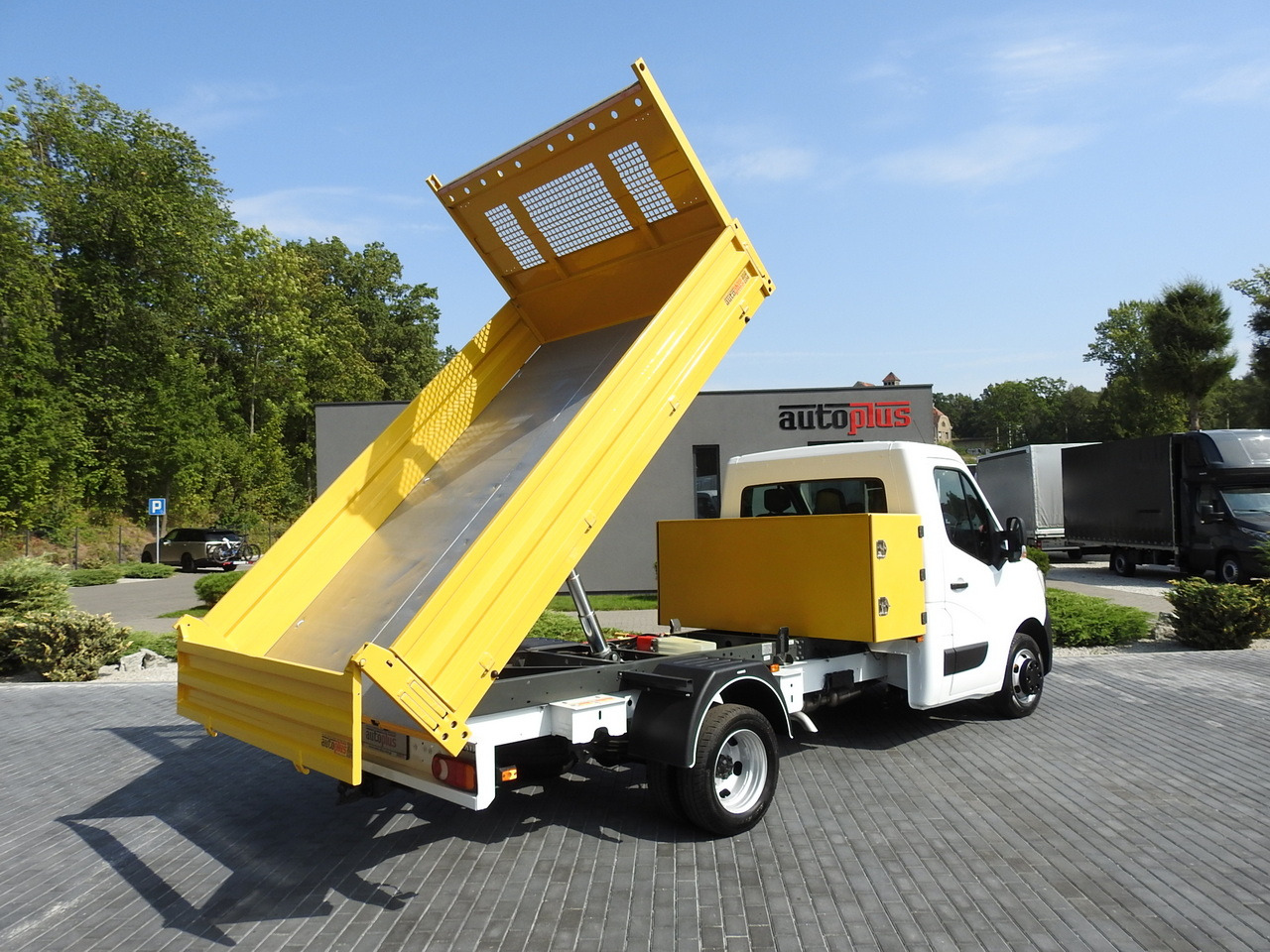 RENAULT MASTER TIPPER CRUISE CONTROL NAVIGATION AIR CONDITIONING LED LIGHTS TWIN WHEELS LOAD WEIGHT 145HP - Transportbil med tippflak: bild 3 RENAULT MASTER TIPPER CRUISE CONTROL NAVIGATION AIR CONDITIONING LED LIGHTS TWIN WHEELS LOAD WEIGHT 145HP - Transportbil med tippflak: bild 3