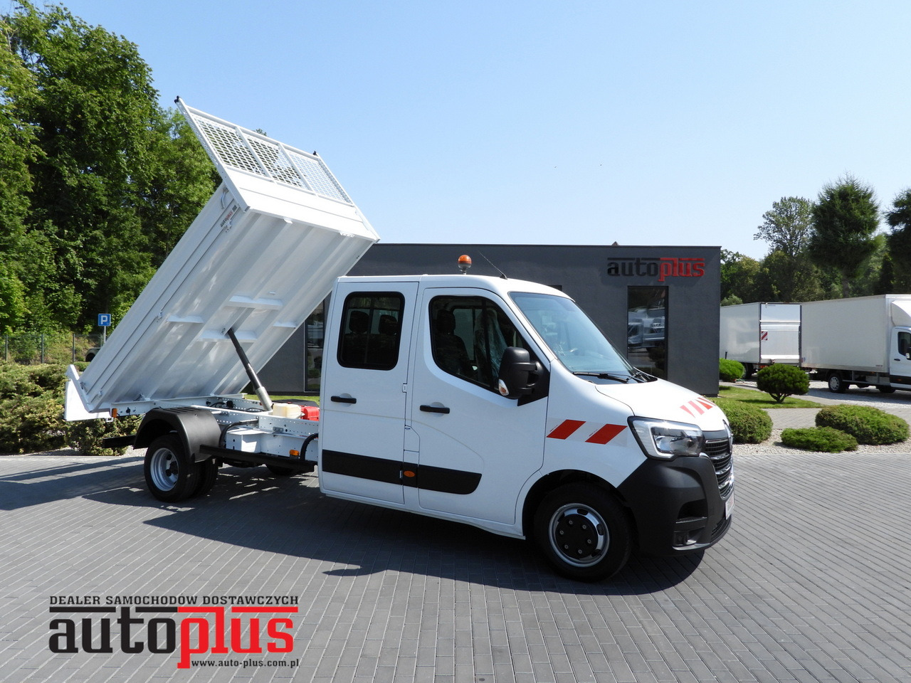 RENAULT MASTER TIPPER DOUBLE CABIN DOKA 6 SEATS CRUISE CONTROL LED LIGHTS TWIN WHEELS AIR CONDITIONING 130HP - Transportbil med tippflak: bild 1 RENAULT MASTER TIPPER DOUBLE CABIN DOKA 6 SEATS CRUISE CONTROL LED LIGHTS TWIN WHEELS AIR CONDITIONING 130HP - Transportbil med tippflak: bild 1