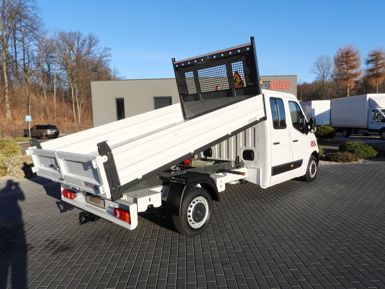 RENAULT MASTER TIPPER DOUBLE CABIN DOKA 7 SEATS CRUISE CONTROL AIR CONDITIONING 145HP - Transportbil med tippflak: bild 3 RENAULT MASTER TIPPER DOUBLE CABIN DOKA 7 SEATS CRUISE CONTROL AIR CONDITIONING 145HP - Transportbil med tippflak: bild 3