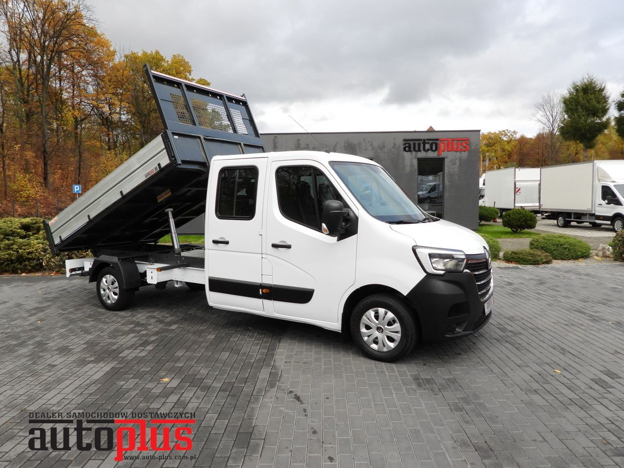 RENAULT MASTER TIPPER DOUBLE CABIN DOKA 7 SEATS CRUISE CONTROL NAVIGATION LED LIGHTS AIR CONDITIONING  145HP - Transportbil med tippflak: bild 1 RENAULT MASTER TIPPER DOUBLE CABIN DOKA 7 SEATS CRUISE CONTROL NAVIGATION LED LIGHTS AIR CONDITIONING  145HP - Transportbil med tippflak: bild 1