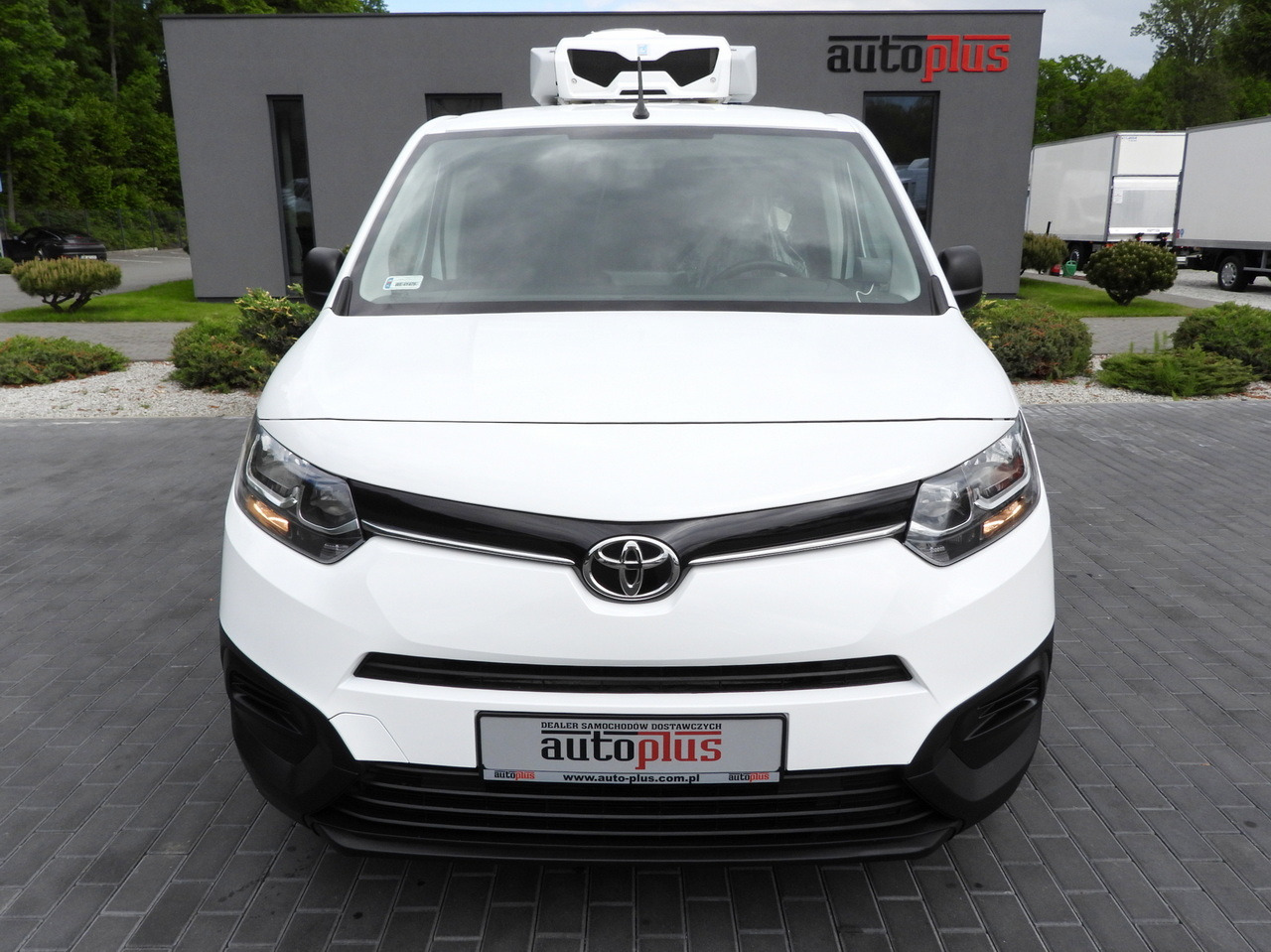 TOYOTA PROACE CITY REFRIGERATOR VAN -15*C POWER SUPPLY 230V CRUISE CONTROL AIR CONDITIONING 100HP - Kylbil: bild 5 TOYOTA PROACE CITY REFRIGERATOR VAN -15*C POWER SUPPLY 230V CRUISE CONTROL AIR CONDITIONING 100HP - Kylbil: bild 5