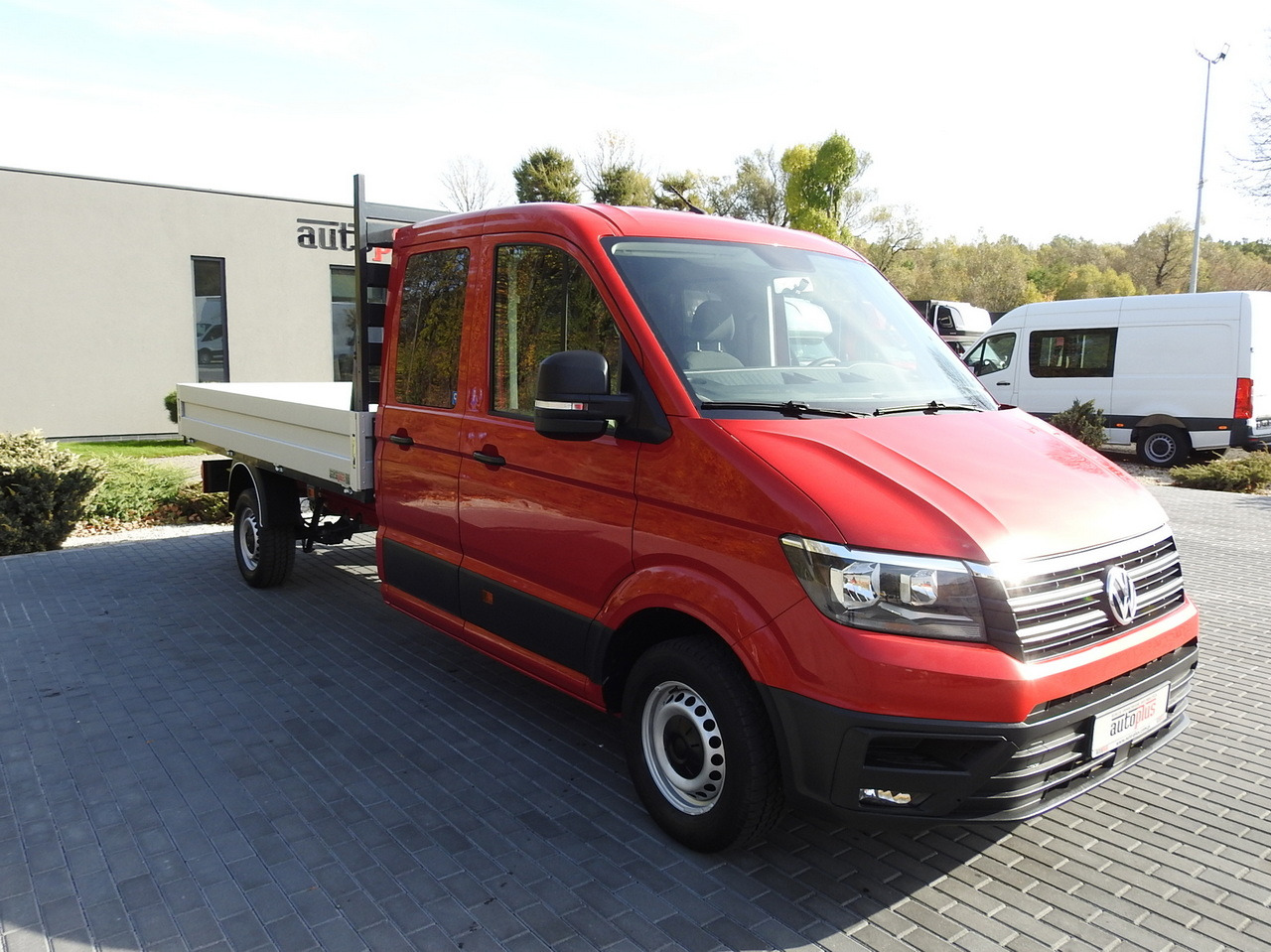 VOLKSWAGEN CRAFTER STAKE BODY DOUBLE CABIN DOKA 7 SEATS AIR CONDITIONING 140HP - Dubbelhytt transportbil: bild 4 VOLKSWAGEN CRAFTER STAKE BODY DOUBLE CABIN DOKA 7 SEATS AIR CONDITIONING 140HP - Dubbelhytt transportbil: bild 4