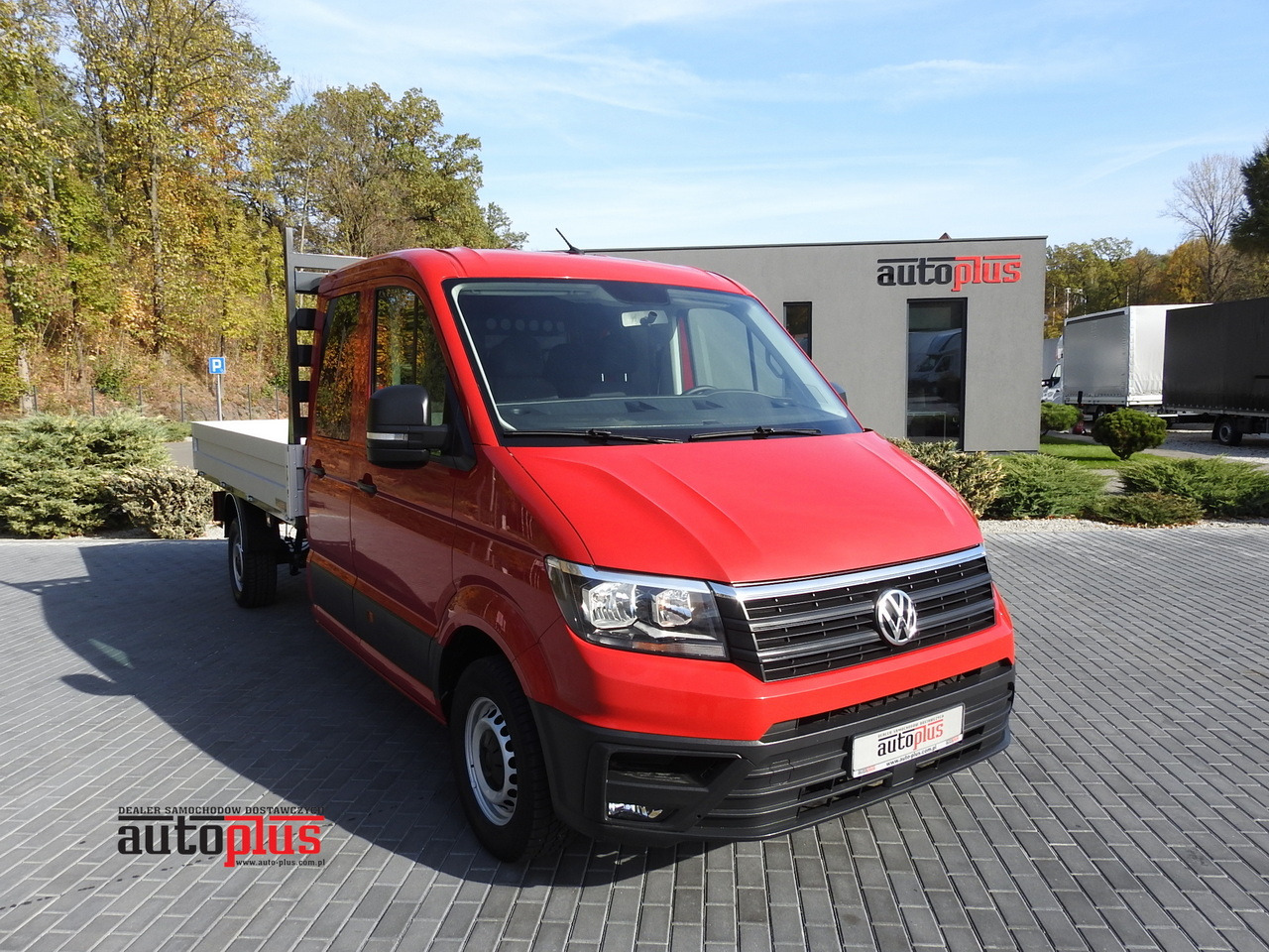 VOLKSWAGEN CRAFTER STAKE BODY DOUBLE CABIN DOKA 7 SEATS AIR CONDITIONING 140HP - Dubbelhytt transportbil: bild 1 VOLKSWAGEN CRAFTER STAKE BODY DOUBLE CABIN DOKA 7 SEATS AIR CONDITIONING 140HP - Dubbelhytt transportbil: bild 1