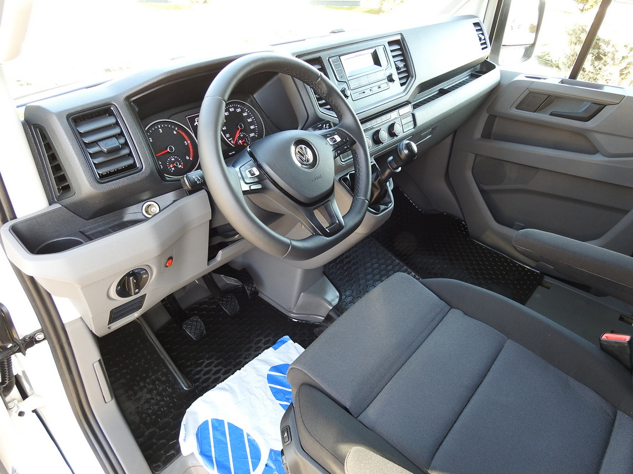 VOLKSWAGEN CRAFTER TARPAULIN 10 PALLETS WEBASTO CRUISE CONTROL AIR CONDITIONING LED LIGHTS PNEUMATICS 180HP - Transportbil med kapell: bild 2 VOLKSWAGEN CRAFTER TARPAULIN 10 PALLETS WEBASTO CRUISE CONTROL AIR CONDITIONING LED LIGHTS PNEUMATICS 180HP - Transportbil med kapell: bild 2