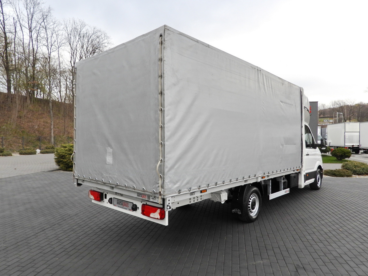 VOLKSWAGEN CRAFTER  TARPAULIN 10 PALLETS WEBASTO CRUISE CONTROL LED LIGHTS  180HP - Transportbil med kapell: bild 3 VOLKSWAGEN CRAFTER  TARPAULIN 10 PALLETS WEBASTO CRUISE CONTROL LED LIGHTS  180HP - Transportbil med kapell: bild 3