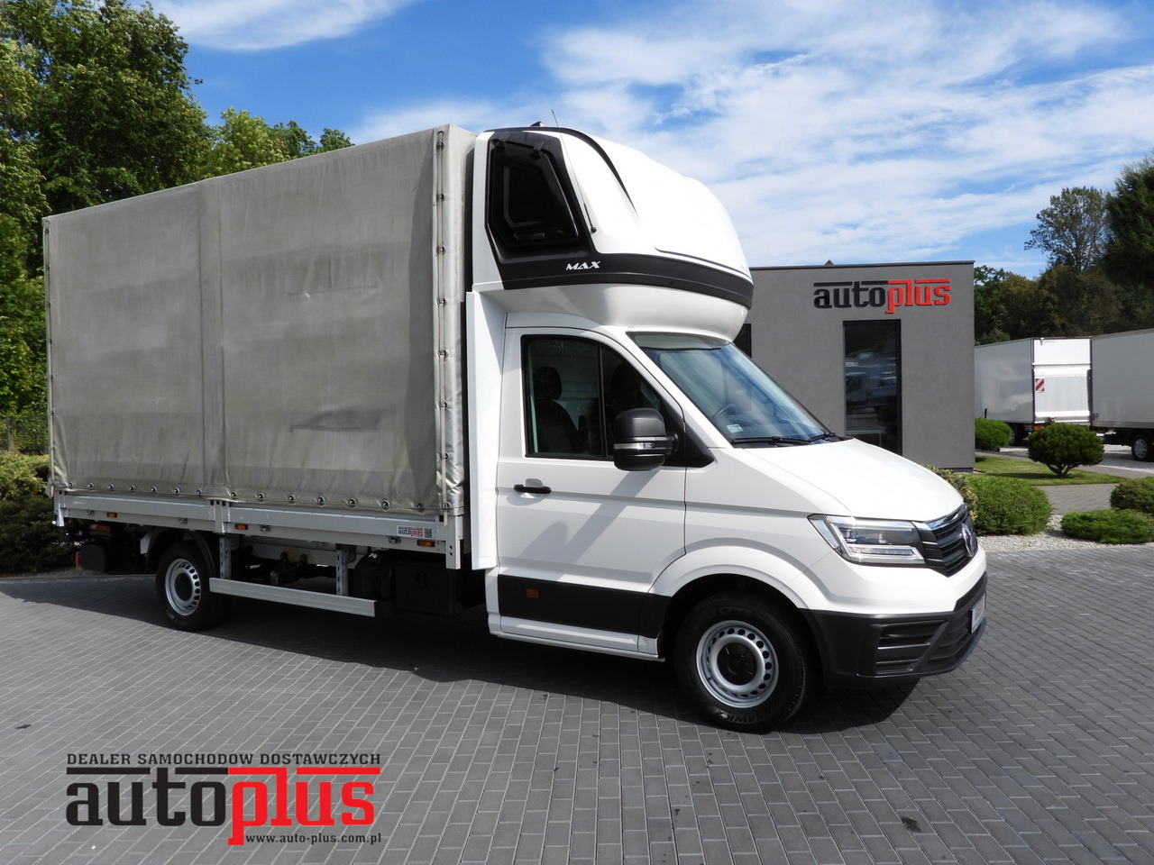 VOLKSWAGEN CRAFTER TARPAULIN LIFT 8 PALLETS WEBASTO CRUISE CONTROL LED LIGHTS AIR CONDITIONING  180HP - Transportbil med kapell: bild 1 VOLKSWAGEN CRAFTER TARPAULIN LIFT 8 PALLETS WEBASTO CRUISE CONTROL LED LIGHTS AIR CONDITIONING  180HP - Transportbil med kapell: bild 1