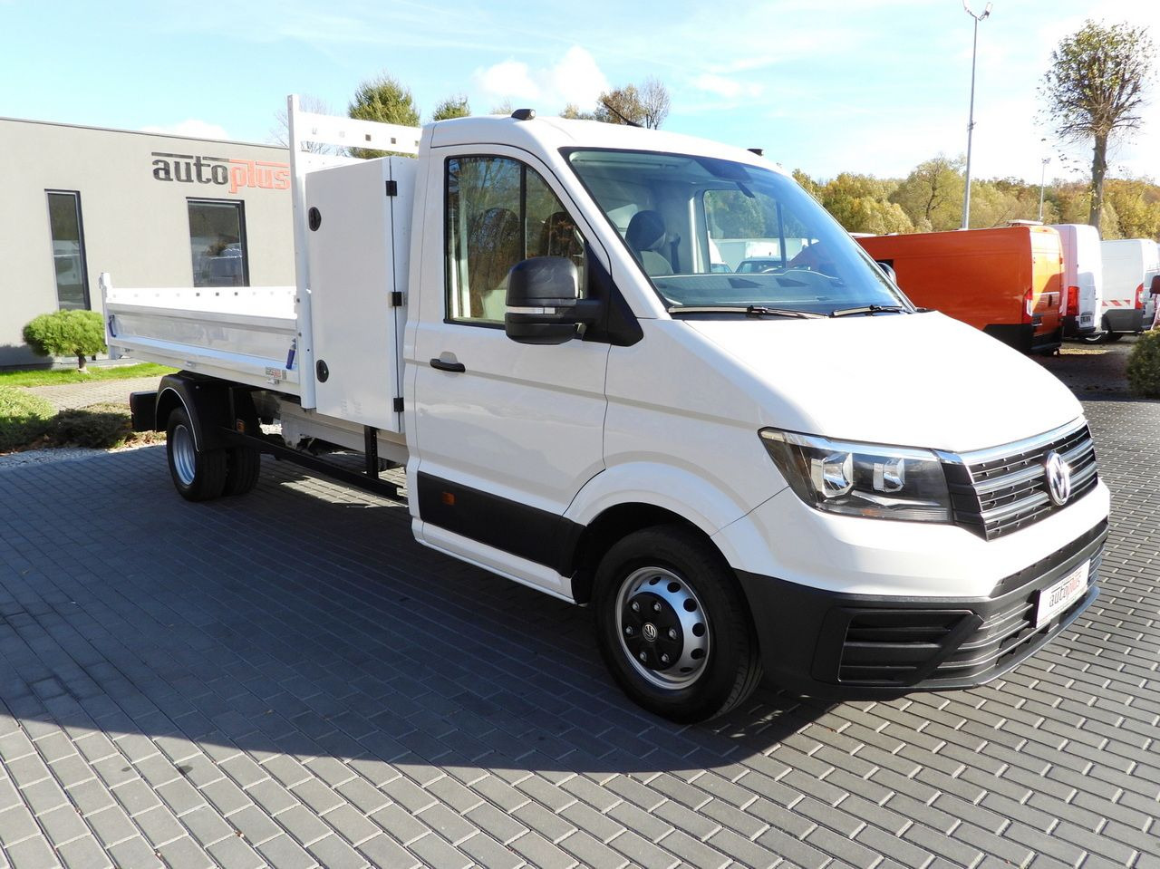 VOLKSWAGEN CRAFTER TIPPER CRUISE CONTROL NAVIGATION TWIN WHEELS AIR CONDITIONING  180HP - Transportbil med tippflak: bild 4 VOLKSWAGEN CRAFTER TIPPER CRUISE CONTROL NAVIGATION TWIN WHEELS AIR CONDITIONING  180HP - Transportbil med tippflak: bild 4