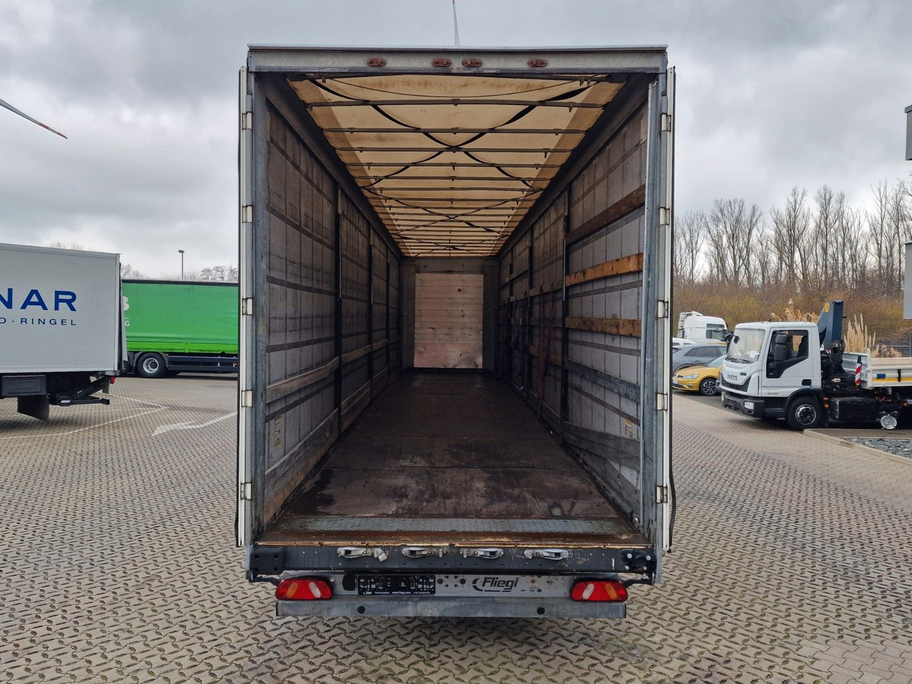 Kapelltrailer Fliegl SZS320 / Hubdach / EDSCHA / Mega: bild 9
