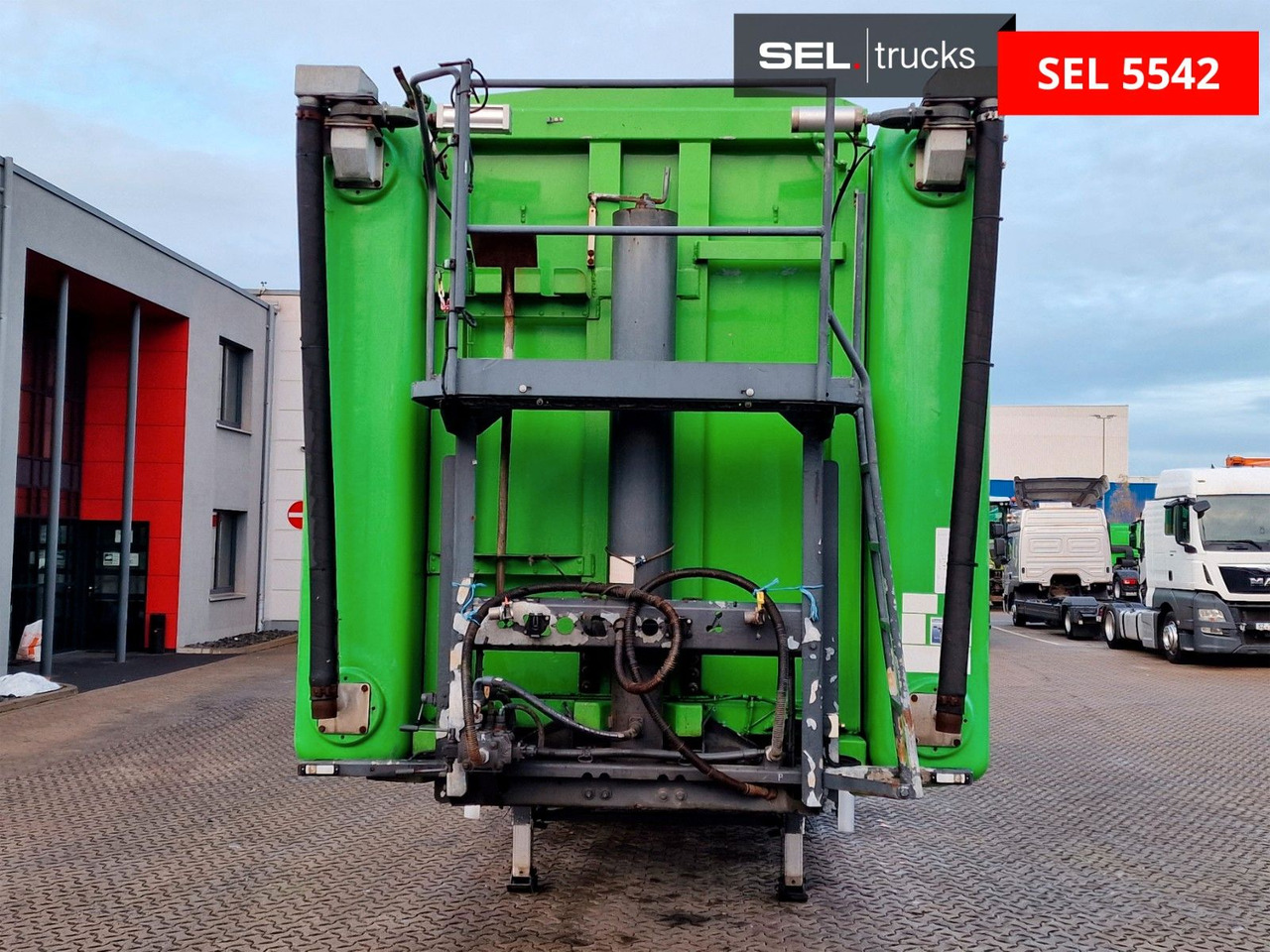 Kempf Duales Transportsyst.: Schüttgüter+Flüssikeiten Kempf Duales Transportsyst.: Schüttgüter+Flüssikeiten - Tippbil semitrailer: bild 2 Kempf Duales Transportsyst.: Schüttgüter+Flüssikeiten Kempf Duales Transportsyst.: Schüttgüter+Flüssikeiten - Tippbil semitrailer: bild 2