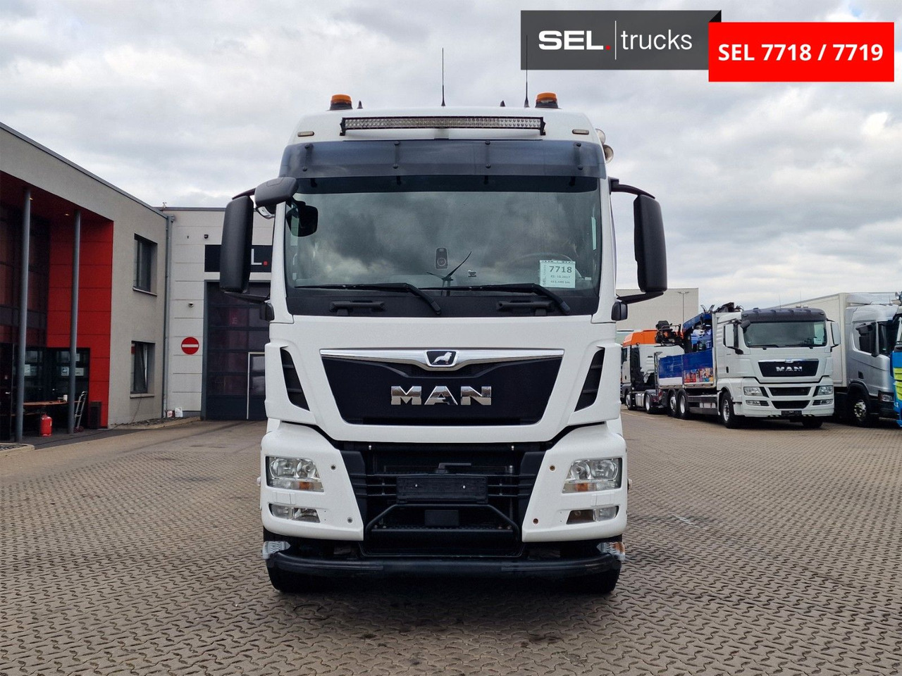 MAN TGS 35.500.8X2-6 BL / Silosteller / Lenkachse - Tippbil lastbil: bild 2 MAN TGS 35.500.8X2-6 BL / Silosteller / Lenkachse - Tippbil lastbil: bild 2