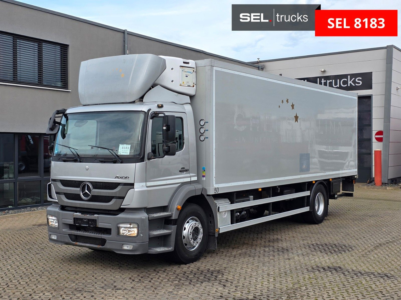 Mercedes-Benz Axor 1826 / Ladebordwand / Carrier Supra 1250 Mt - Kylbil lastbil: bild 1 Mercedes-Benz Axor 1826 / Ladebordwand / Carrier Supra 1250 Mt - Kylbil lastbil: bild 1