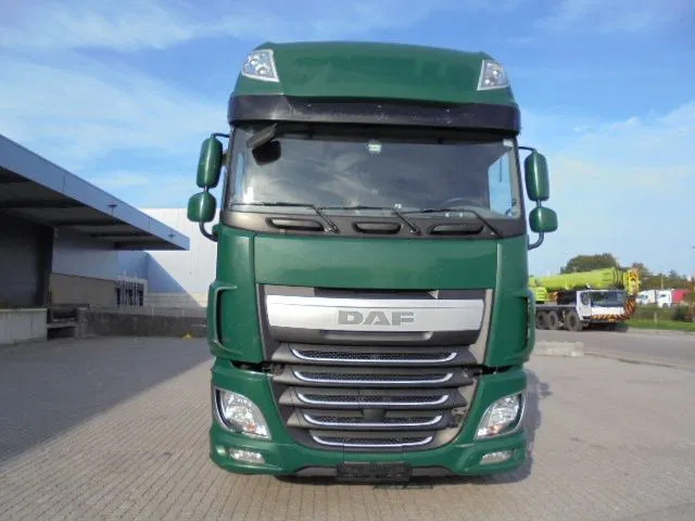 Dragbil DAF XF 106.460 SUPER SPACE CAB: bild 11 Dragbil DAF XF 106.460 SUPER SPACE CAB: bild 11