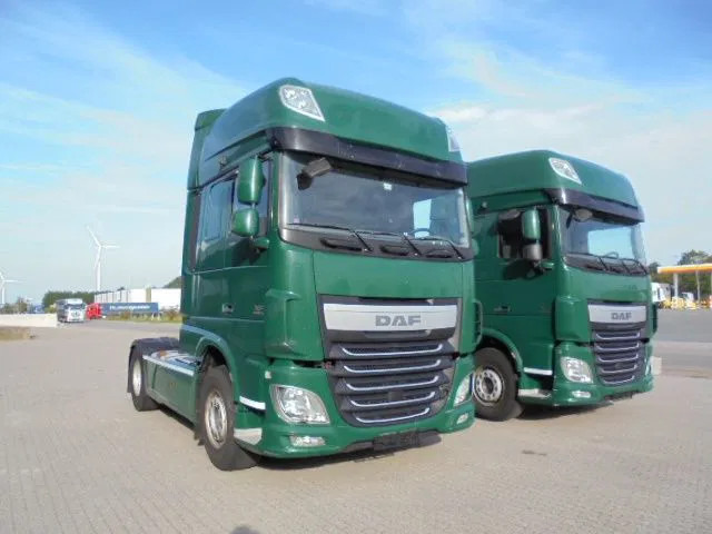 DAF XF 106.460 SUPER SPACE CAB - Dragbil: bild 3 DAF XF 106.460 SUPER SPACE CAB - Dragbil: bild 3