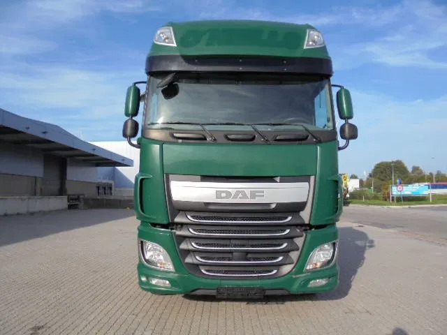 DAF XF 106.460 SUPER SPACE CAB - Dragbil: bild 4 DAF XF 106.460 SUPER SPACE CAB - Dragbil: bild 4
