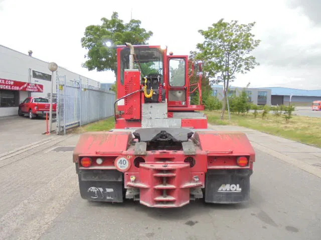 Terminaltraktor MOL YM225/4X2 40KM/H: bild 6