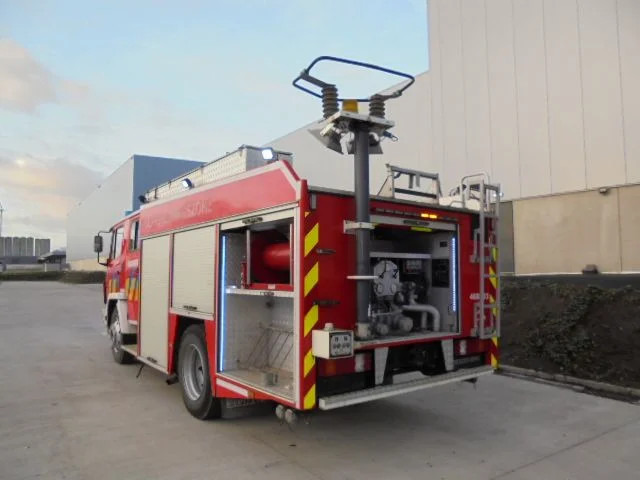 Mercedes-Benz 1124 F - Släck/ Räddningsvagn: bild 3 Mercedes-Benz 1124 F - Släck/ Räddningsvagn: bild 3