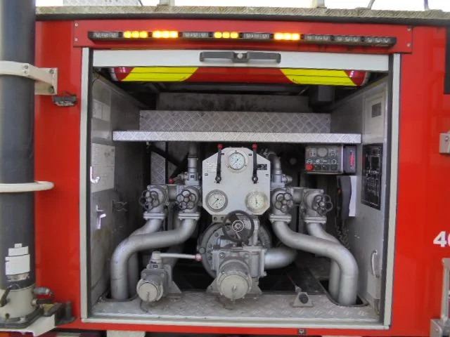 Mercedes-Benz 1124 F - Släck/ Räddningsvagn: bild 5 Mercedes-Benz 1124 F - Släck/ Räddningsvagn: bild 5