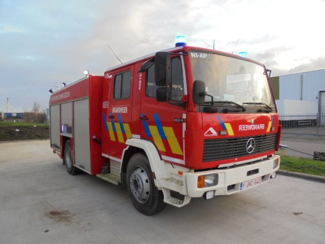 Mercedes-Benz 1124 F - Släck/ Räddningsvagn: bild 2 Mercedes-Benz 1124 F - Släck/ Räddningsvagn: bild 2