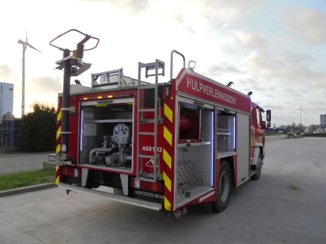 Mercedes-Benz 1124 F - Släck/ Räddningsvagn: bild 4 Mercedes-Benz 1124 F - Släck/ Räddningsvagn: bild 4