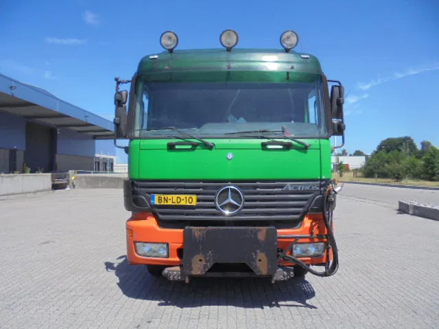 Mercedes-Benz Actros 1831 1831 Bitumensprayer - Tankbil: bild 2 Mercedes-Benz Actros 1831 1831 Bitumensprayer - Tankbil: bild 2