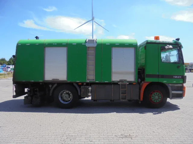 Mercedes-Benz Actros 1831 1831 Bitumensprayer - Tankbil: bild 4 Mercedes-Benz Actros 1831 1831 Bitumensprayer - Tankbil: bild 4