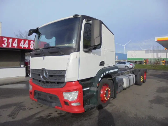 Mercedes-Benz Actros 2340 6X2 EUR 6 - Chassi lastbil: bild 1 Mercedes-Benz Actros 2340 6X2 EUR 6 - Chassi lastbil: bild 1