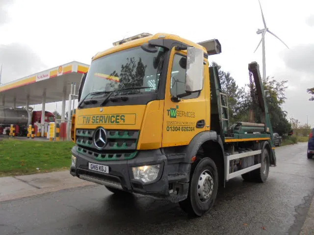 Mercedes-Benz Antos 1824 4X2 - Lastbil med kabelsystem: bild 1 Mercedes-Benz Antos 1824 4X2 - Lastbil med kabelsystem: bild 1