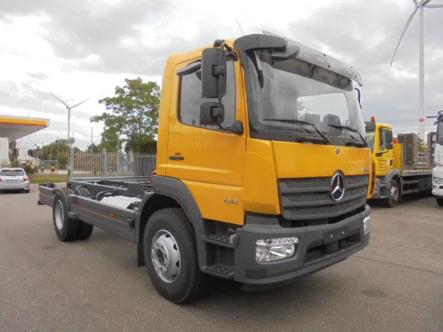 Mercedes-Benz Atego 1518 NEW DEMO MET FABRIEKS GARANTIE - Chassi lastbil: bild 3 Mercedes-Benz Atego 1518 NEW DEMO MET FABRIEKS GARANTIE - Chassi lastbil: bild 3