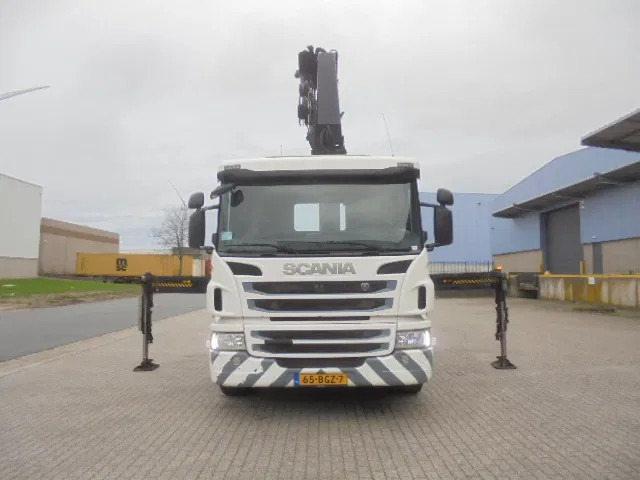 Scania P370 8X2 HAAK + KRAAN NL TRUCK LOW KM - Lastväxlare lastbil, Kranbil: bild 2 Scania P370 8X2 HAAK + KRAAN NL TRUCK LOW KM - Lastväxlare lastbil, Kranbil: bild 2
