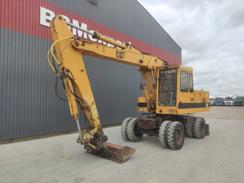 Caterpillar 214 B wheel excavator - Grävmaskin på däck: bild 2 Caterpillar 214 B wheel excavator - Grävmaskin på däck: bild 2