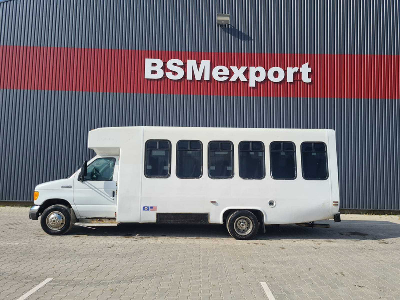 Ford E 450 diesel passenger van - Minibuss, Persontransport: bild 2 Ford E 450 diesel passenger van - Minibuss, Persontransport: bild 2