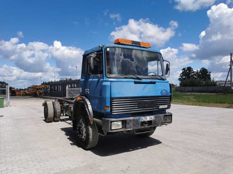 Iveco Magirus 190-26 water cooling chassis truck - Chassi lastbil: bild 2 Iveco Magirus 190-26 water cooling chassis truck - Chassi lastbil: bild 2