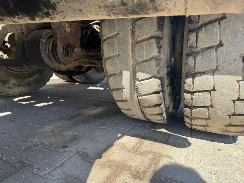 Tippbil lastbil Scania P 113 HL: bild 12