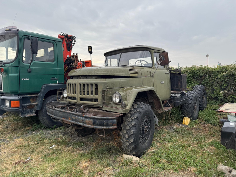 ZIL 131, 6X6 - Chassi lastbil: bild 1 ZIL 131, 6X6 - Chassi lastbil: bild 1
