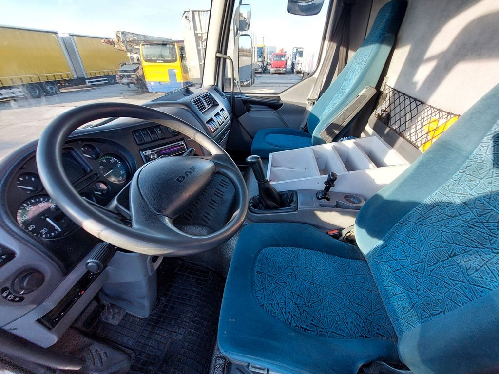 Interior photo 2: Kapellbil DAF FA LF 45.220 E12 4x2 DAF FA LF 45.220 E12 4x2
