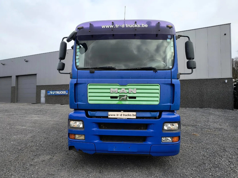 MAN TGA 26.360 INSULATED INOX TANK - 2 COMP - AIRCO - LIFT/STEERING AXLE - Tankbil: bild 2 MAN TGA 26.360 INSULATED INOX TANK - 2 COMP - AIRCO - LIFT/STEERING AXLE - Tankbil: bild 2