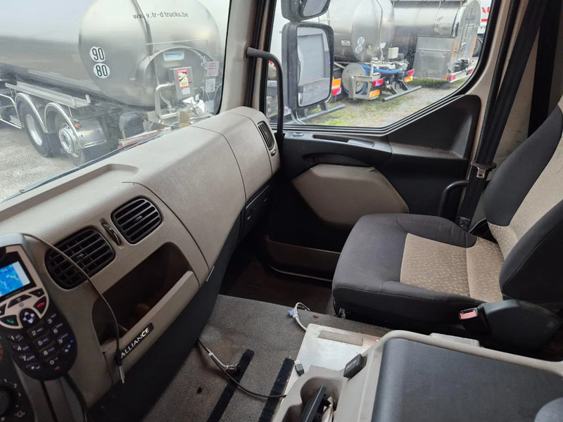 Tankbil för transportering bränsle Renault Premium 280 13500L FUEL/CARBURANT - 4 COMP: bild 12 Tankbil för transportering bränsle Renault Premium 280 13500L FUEL/CARBURANT - 4 COMP: bild 12