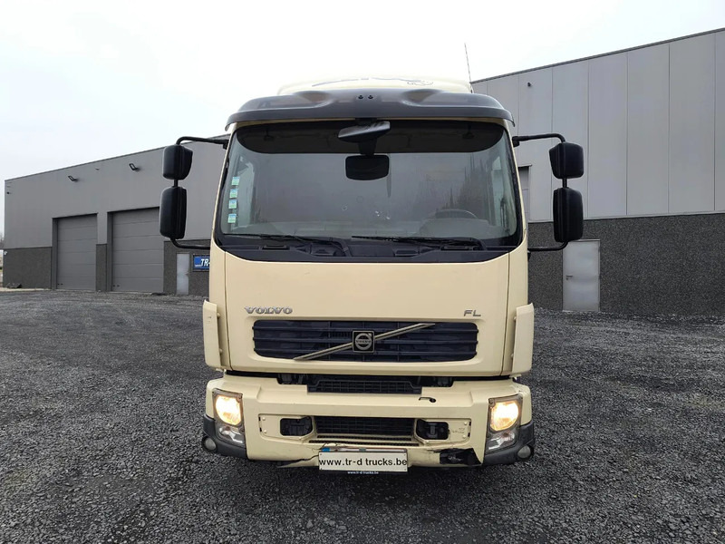 Volvo FL 240 D'HOLLANDIA 2000KG - 5,76M BOX - Lastbil med skåp: bild 2 Volvo FL 240 D'HOLLANDIA 2000KG - 5,76M BOX - Lastbil med skåp: bild 2