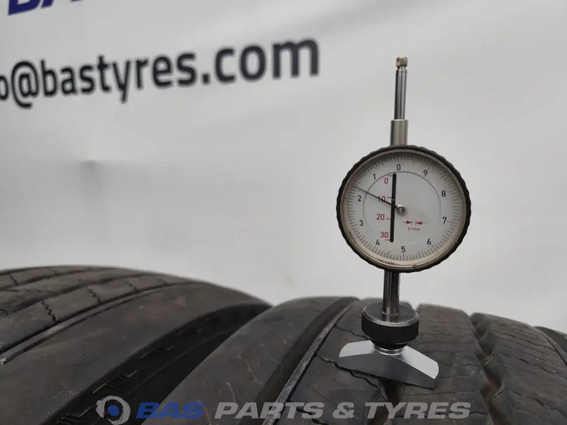 Continental Continental 315/70R22.5 Hybrid HS5 156/150 M+S 3PMSF gebruikte set - Däck för Lastbil: bild 3 Continental Continental 315/70R22.5 Hybrid HS5 156/150 M+S 3PMSF gebruikte set - Däck för Lastbil: bild 3