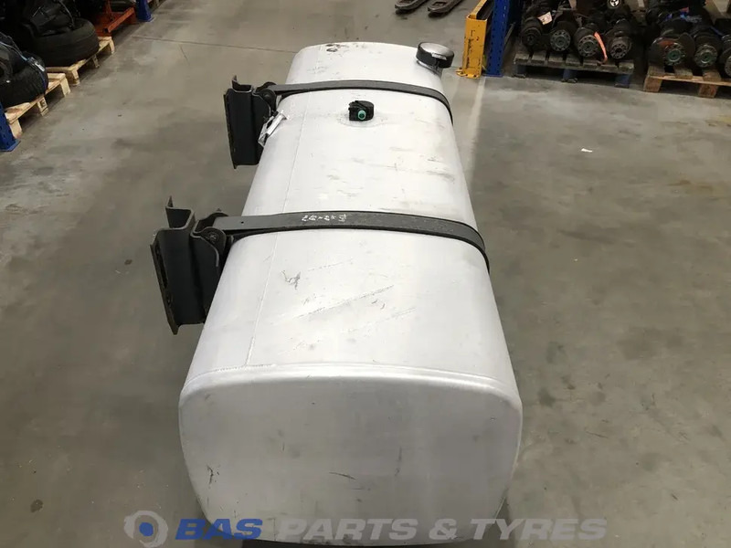 DAF Brandstoftank DAF 690 Liter 1945569 - Bränsletank för Lastbil: bild 4 DAF Brandstoftank DAF 690 Liter 1945569 - Bränsletank för Lastbil: bild 4