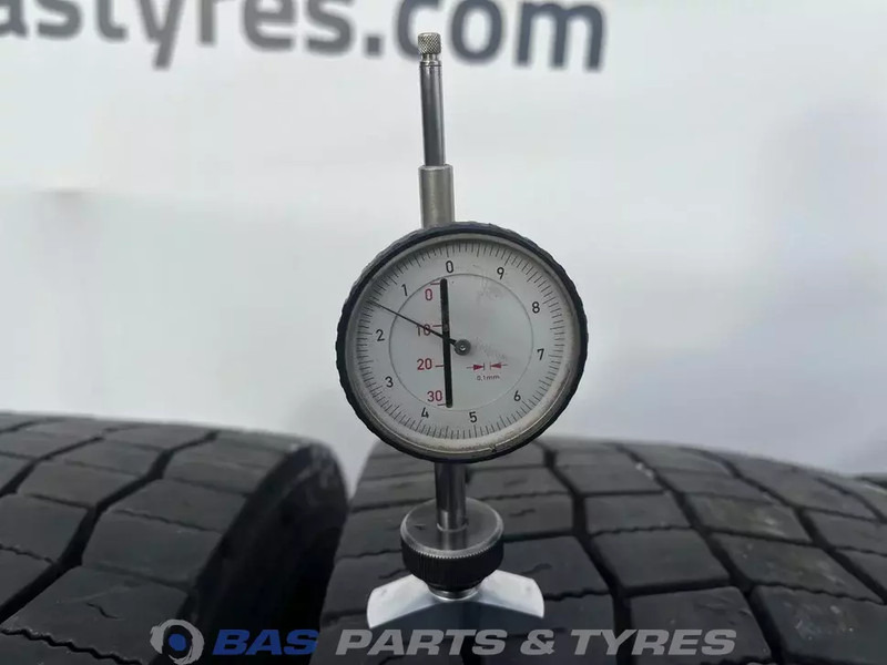 Hankook Hankook 295/80R22.5 DH31 gebruikte set - Däck för Lastbil: bild 3 Hankook Hankook 295/80R22.5 DH31 gebruikte set - Däck för Lastbil: bild 3