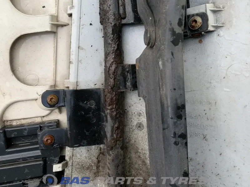 Mercedes-Benz Actros MP4 Frontklep Mercedes A 960 750 04 09 - Galler för Lastbil: bild 4 Mercedes-Benz Actros MP4 Frontklep Mercedes A 960 750 04 09 - Galler för Lastbil: bild 4