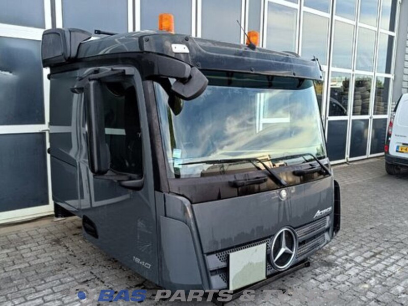 Mercedes-Benz Actros MP4 Mercedes ClassicSpace L-cab L2H1 A 000 600 01 01 - Hytt och interiör för Lastbil: bild 2 Mercedes-Benz Actros MP4 Mercedes ClassicSpace L-cab L2H1 A 000 600 01 01 - Hytt och interiör för Lastbil: bild 2